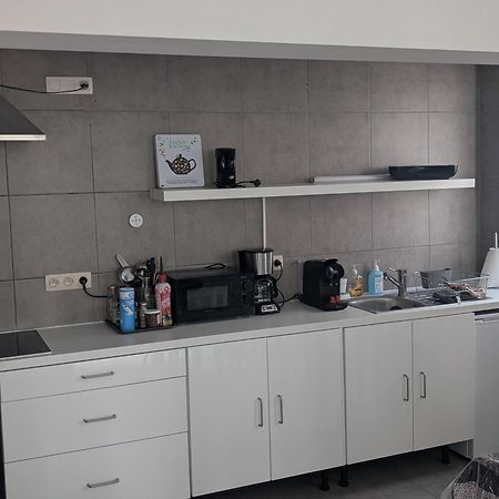 Appartement Spacieux Avec Parking Et Terrasse De Panne Exterior foto