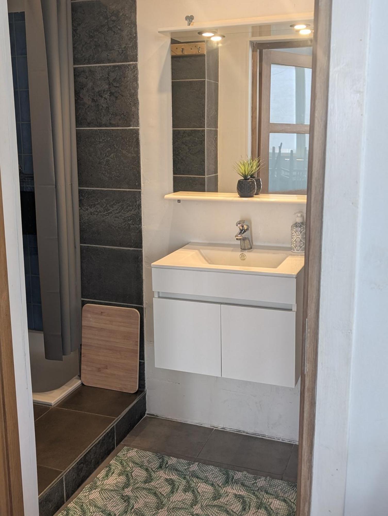 Appartement Spacieux Avec Parking Et Terrasse De Panne Exterior foto